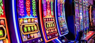Bàn baccarat live casino trực tuyến với dealer thật tại xs30